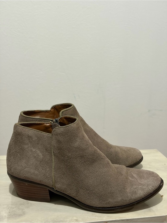 Crown Vintage Shoes - Crown Vintage Suede Taupe Ankle Boots - Women's 7
